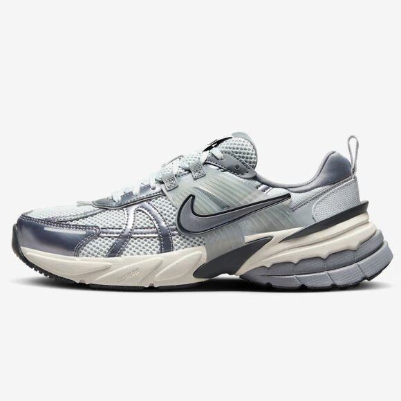 Nike V2K Run Women's Shoes with Reflective Accents Size W9/M7.5 (New) - Picture 1 of 14